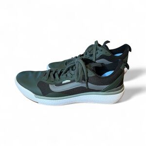 Vans Ultrarange Green and Black Men’s Shoe Size 9